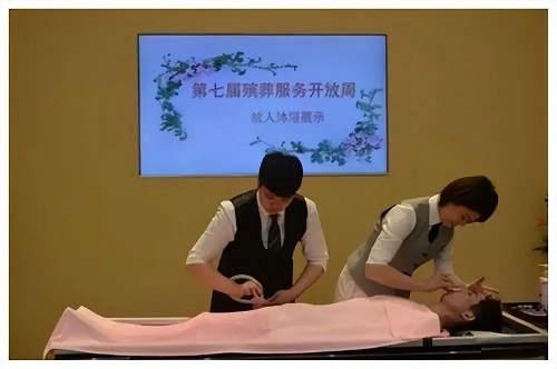成都遗体穿衣服务